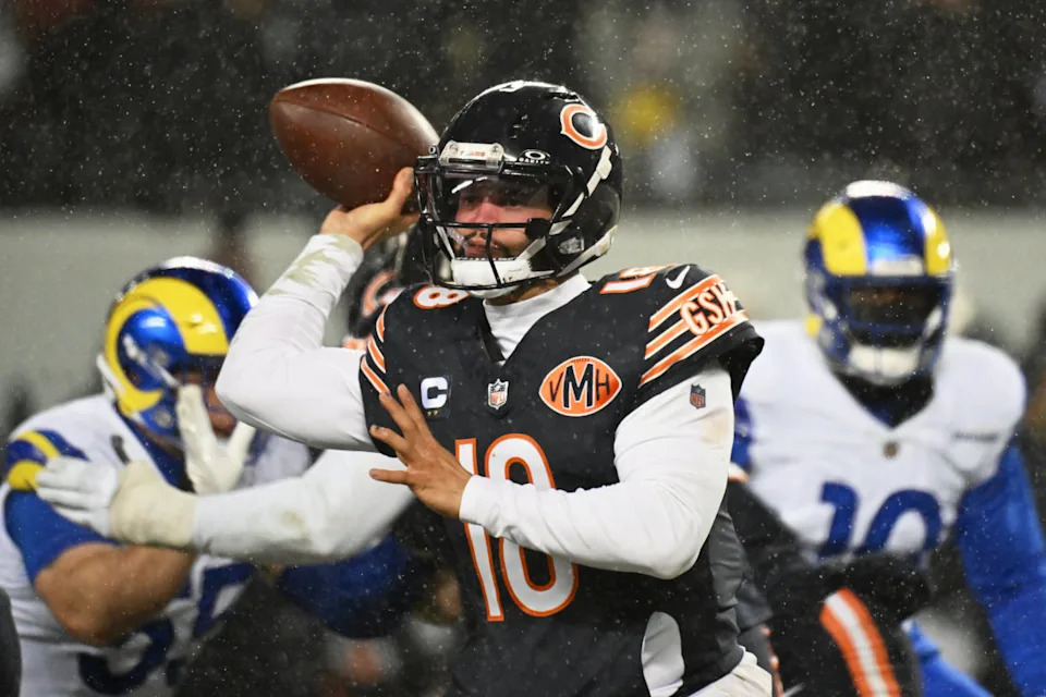 Chicago Bears quarterback Caleb Williams (18) throws a pass against the Los Angeles Rams.Matt Marton-Imagn Images
