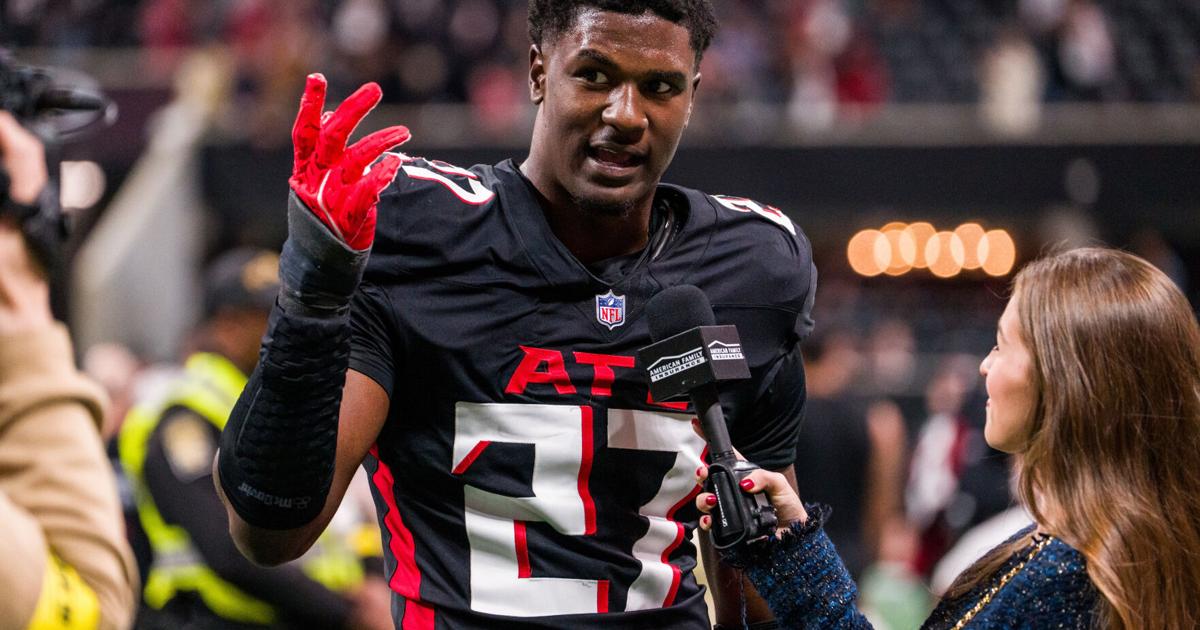 Falcons face new questions about Pearce's future with the team as pass-rush leader faces charges | National News