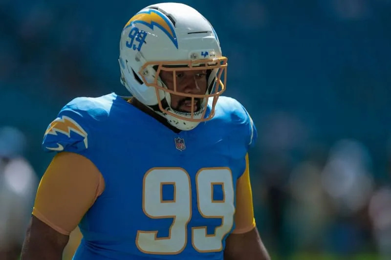 MIAMI GARDENS, FL – OCTOBER 12: Defensive Tackle Jamaree Caldwell 99 of the Los Angeles Chargers looks on during the game warm up prior to the game between the Los Angeles Chargers and the Miami Dolphins, on Sunday October 12, 2025, at Hard Rock Stadium in Miami Gardens, FL.Photo by Chris Arjoon/Icon Sportswire NFL, American Football Herren, USA OCT 12 Chargers at Dolphins EDITORIAL USE ONLY Icon25101200161