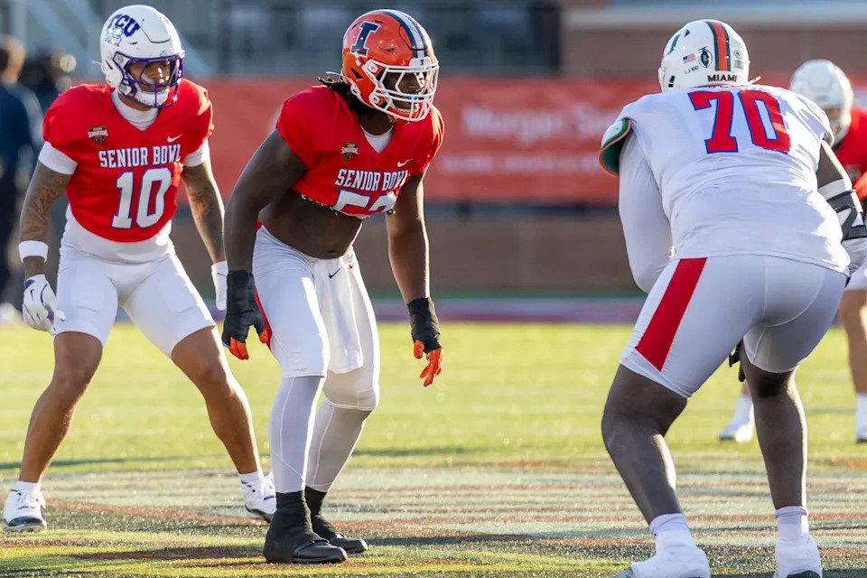Jan 29, 2026; Mobile, AL, USA; American defensive lineman Gabe Jacas (52) of Illinois lines up during American Senior Bowl practice at Hancock Whitney Stadium.© Vasha Hunt-Imagn Images