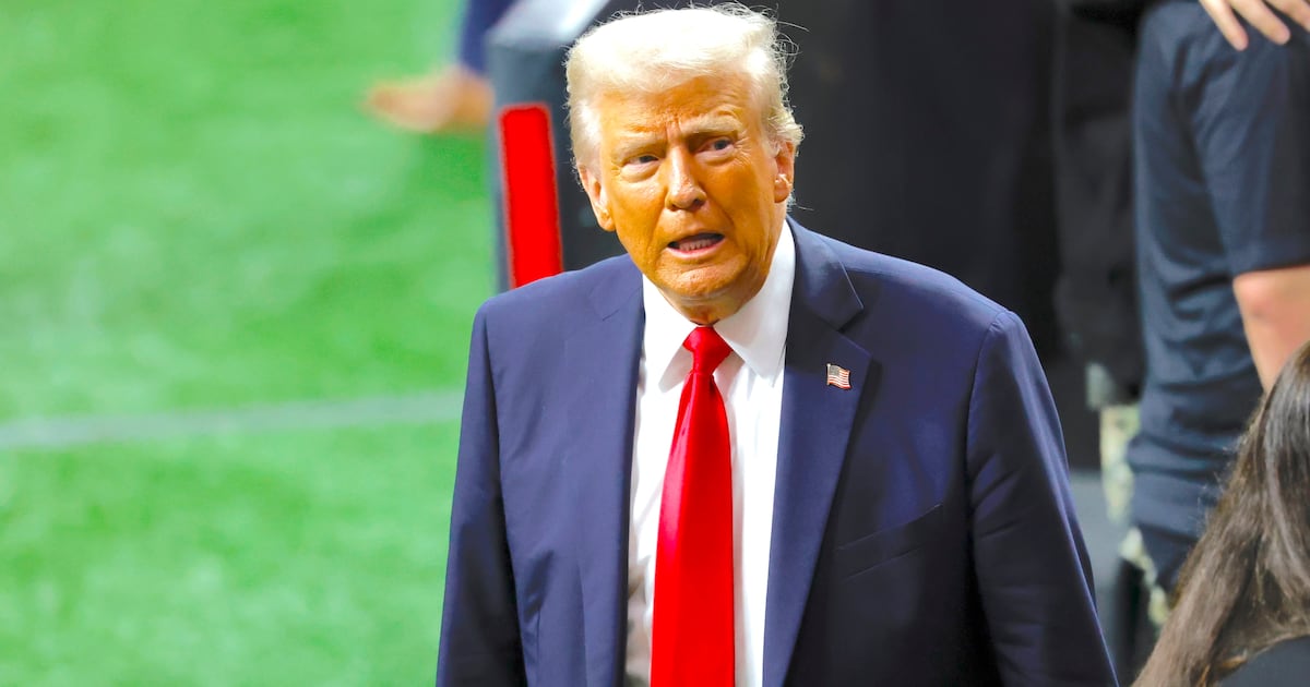 Trump Is Too Scared to Go to the Super Bowl After His Aides’ Humiliating Warning