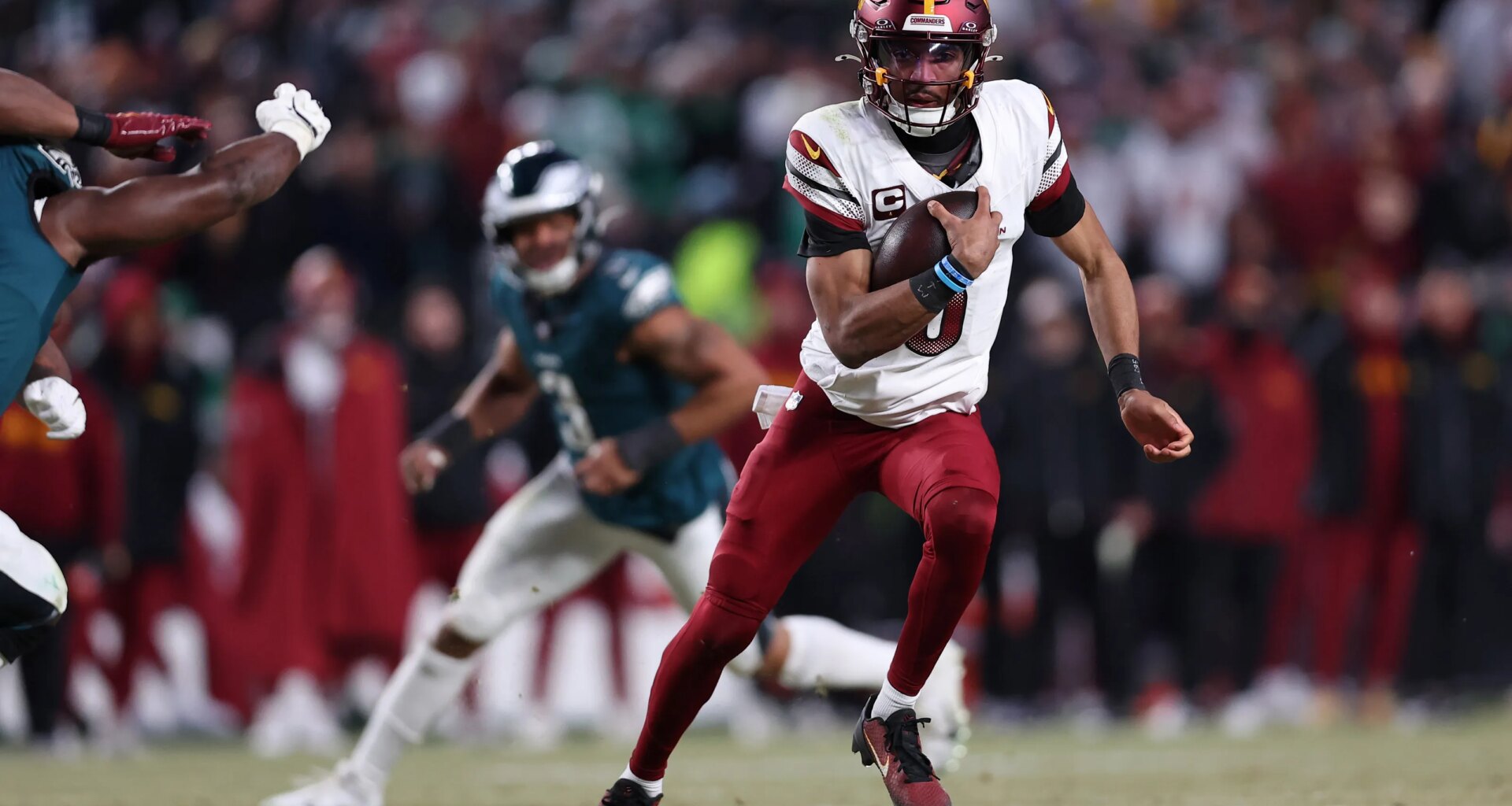 Jayden Daniels praises Eagles' fans