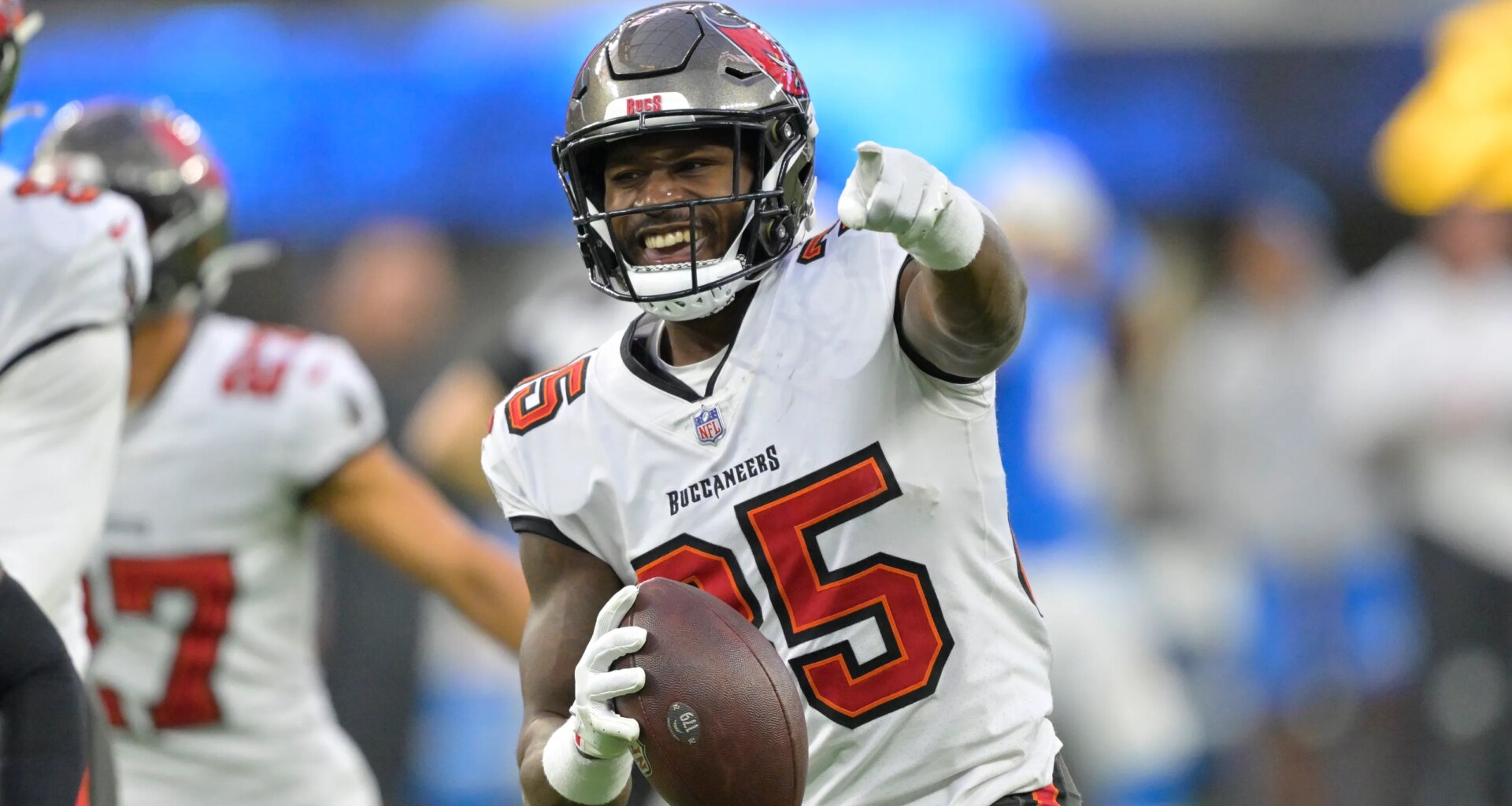 Who are the Bucs free agency targets in Fox's latest top-100