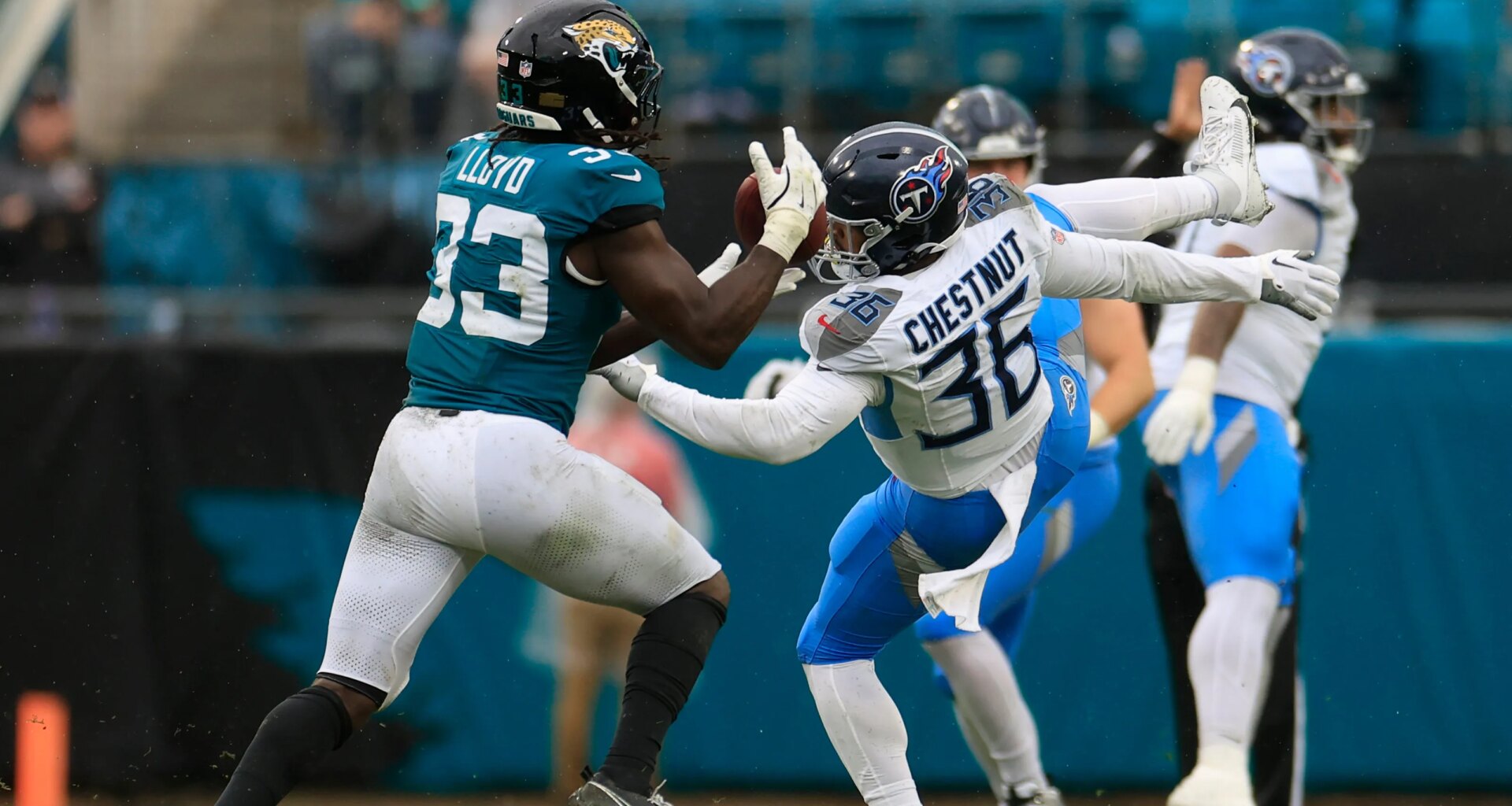 PFF connects Devin Lloyd to Buccaneers in free agency