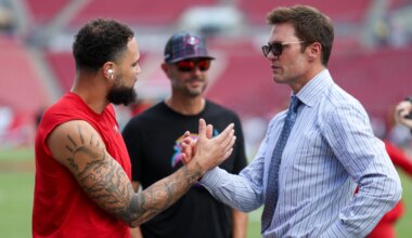 Mike Evans' agent warns of offseason misinformation