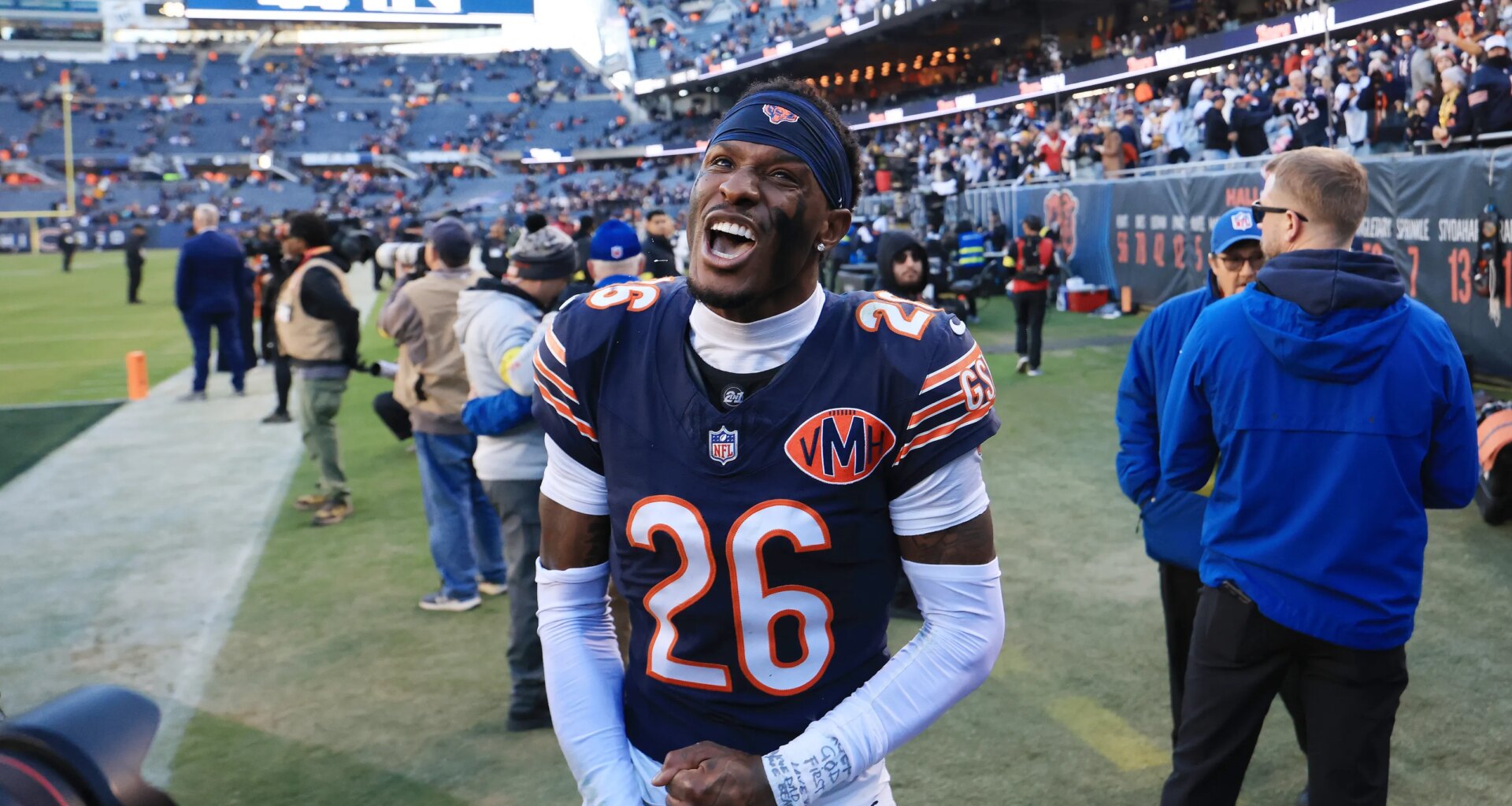 Grading Nahshon Wright, Jaylon Johnson in 2025