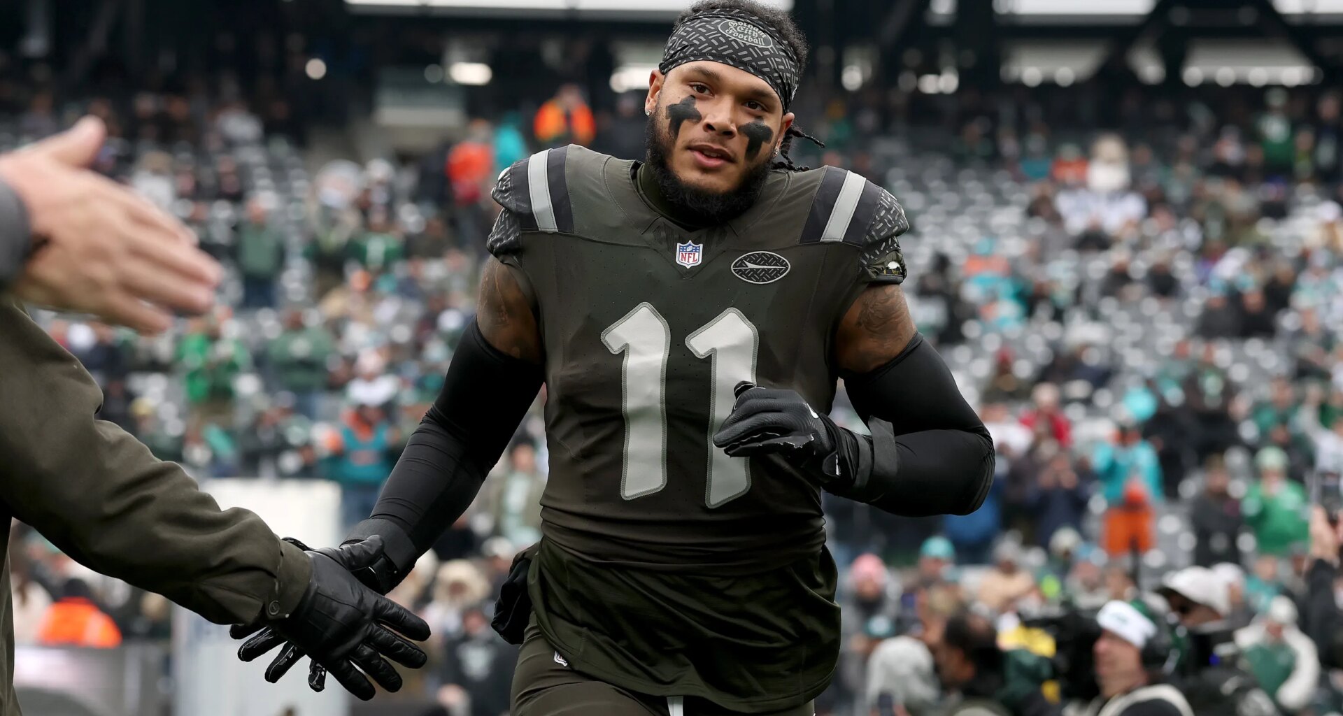 Jets trade Jermaine Johnson to Titans for T'Vondre Sweat