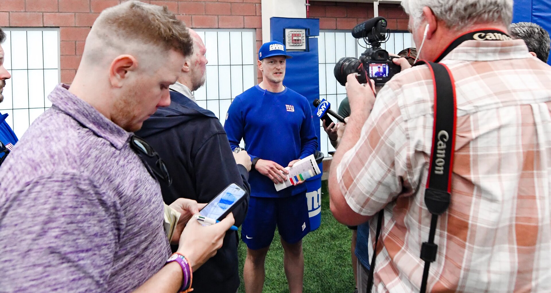 Cardinals request interview with Giants' Charlie Bullen for DC job