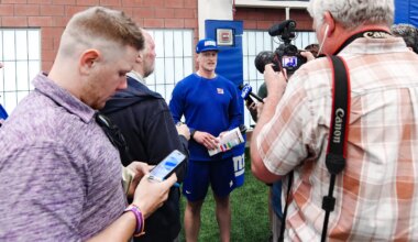 Cardinals request interview with Giants' Charlie Bullen for DC job