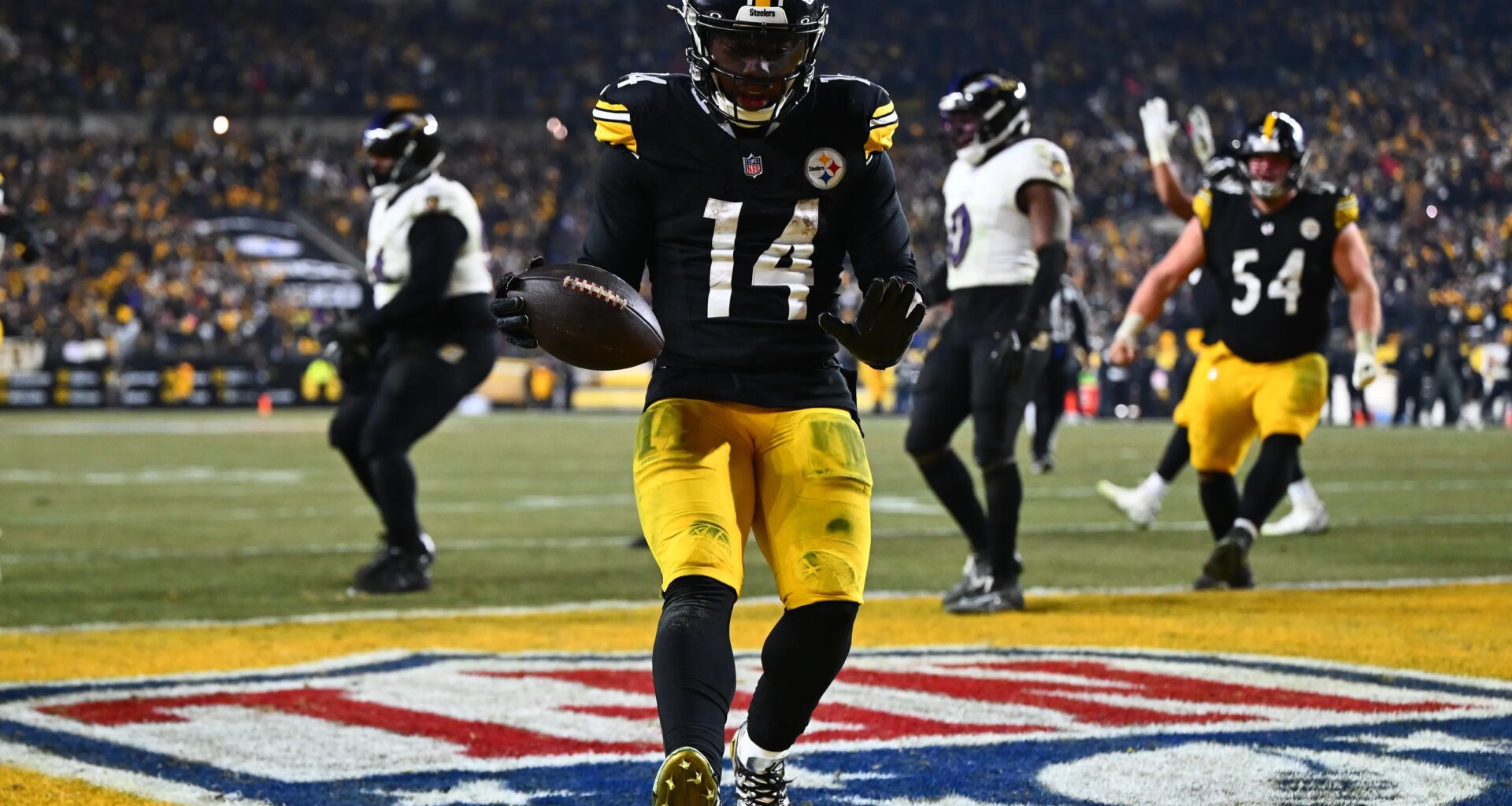 Steelers' Kenneth Gainwell linked to Saints, Chiefs in free agency