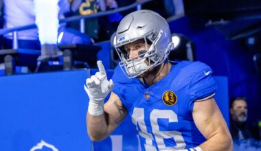 Detroit Lions LB Jack Campbell, wife expecting first child