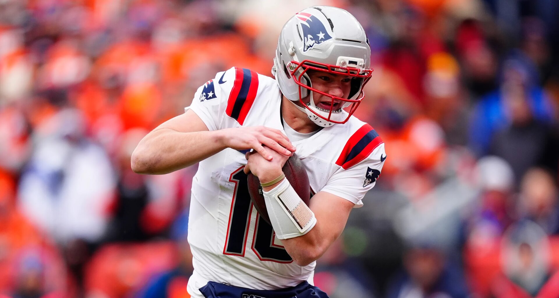 Who took Patriots' top QB reps with Drake Maye missing from practice?