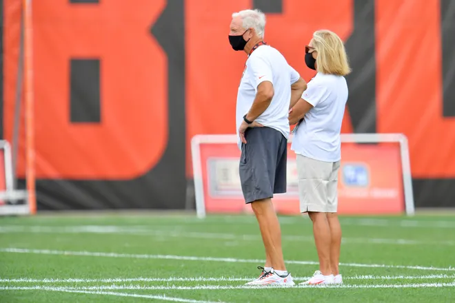 Team owners Jimmy Haslam and Dee Haslam watch training camp on August 16, 2020.