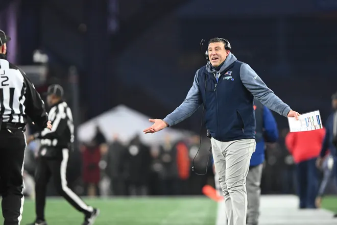 New England Patriots head coach Mike Vrabel reacts in the second quarter against the Houston Texans.