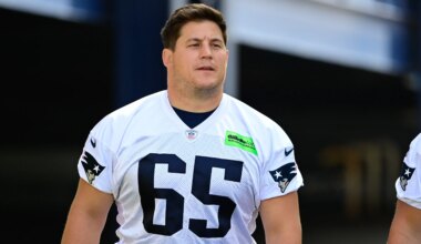 Texans add son of legendary college coach to offensive staff