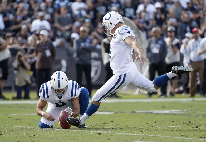 Indianapolis Colts kicker Adam Vinatieri (4) became the NFL's all-time scoring leader with this second-quarter field goal.
Adam Vinatieri breaks the NFL all-time scoring record