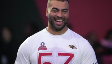 Kyle Van Noy says Broncos should sign this player