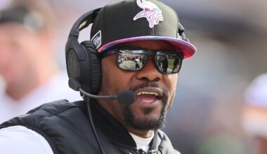 Brian Flores lawsuit can proceed in open court