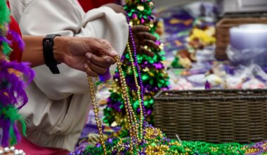 Highlights from Saints players at Mardi Gras weekend parades