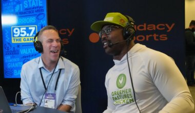 Von Miller responds to Raiders buzz