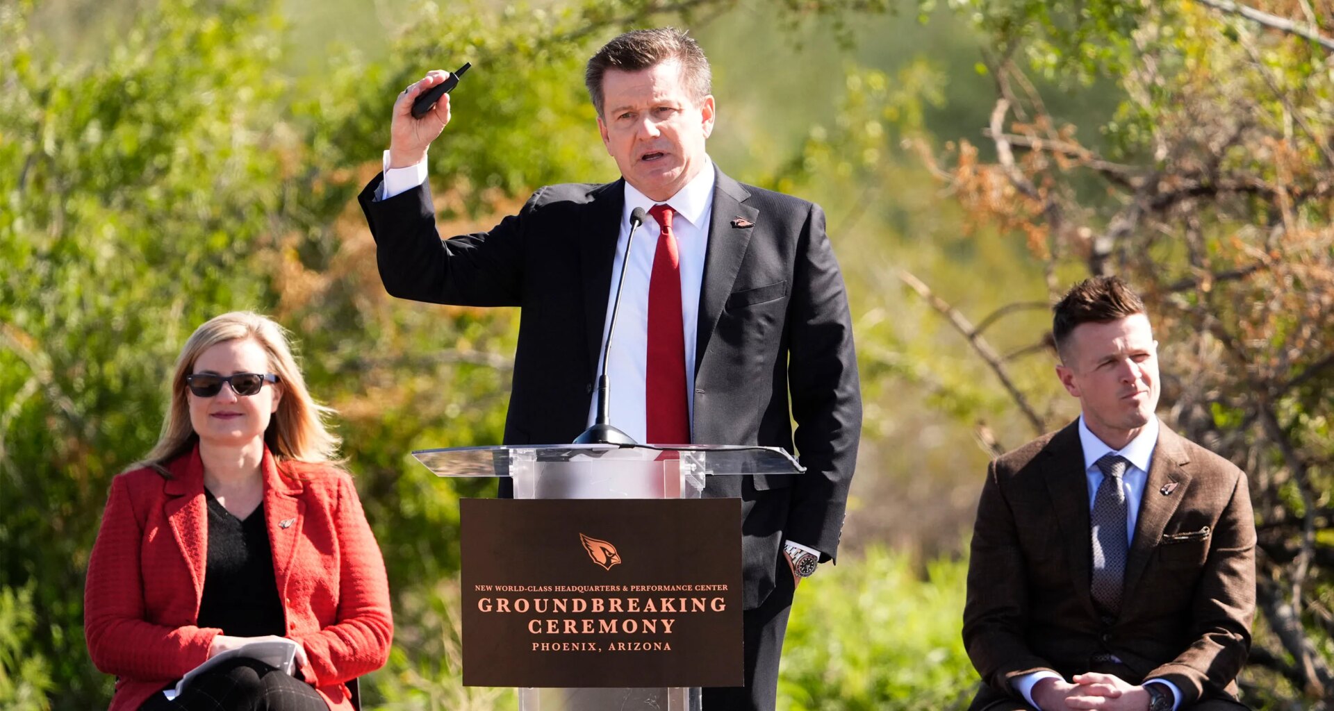 Arizona Cardinals owner Michael Bidwill bristles at reporter question