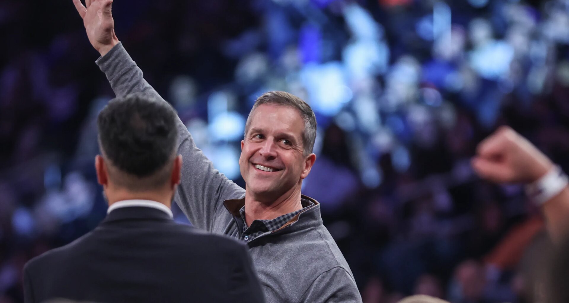 Giants' John Harbaugh receives loud ovation at Knicks game