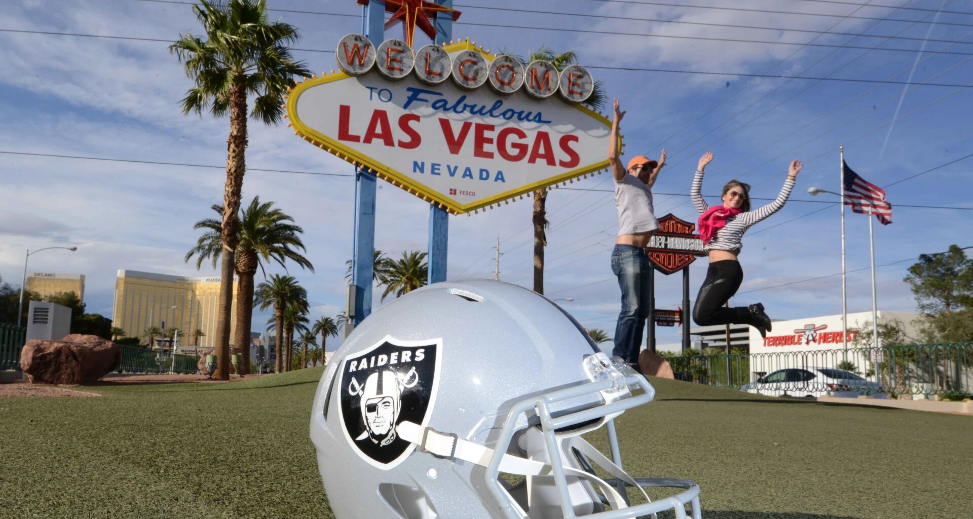 Las Vegas native, UNLV alum joins Raiders as run game coordinator