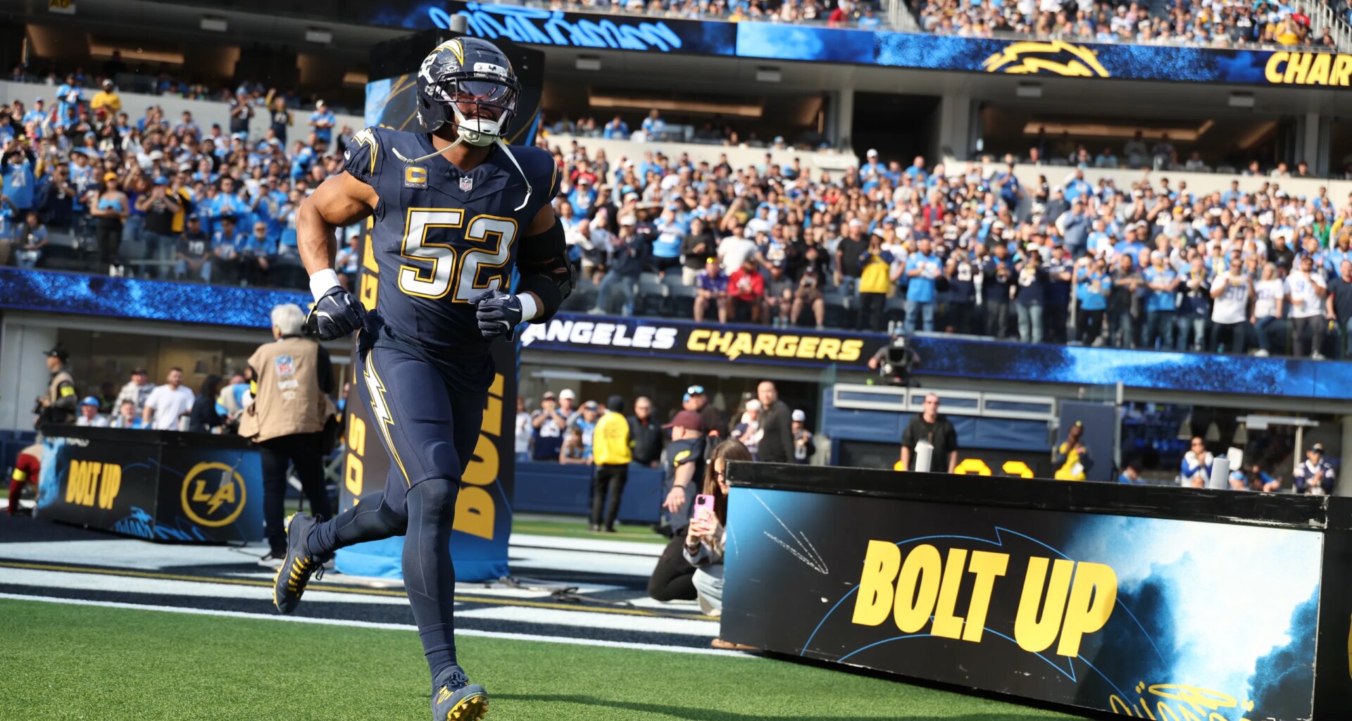 ESPN links two big-time defenders to the Bucs in free agency