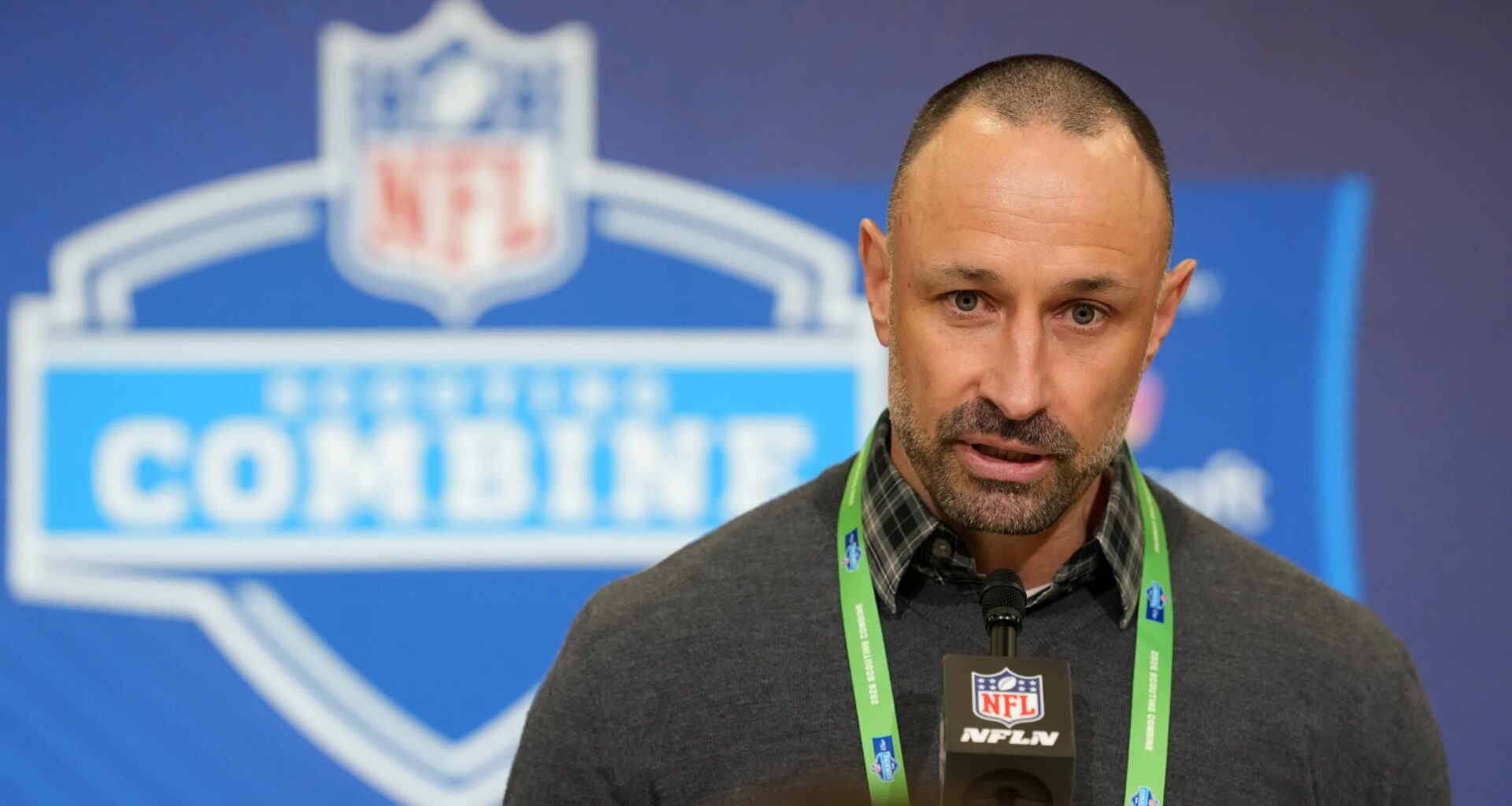 Dolphins GM gives some insight into how he evaluates offensive linemen