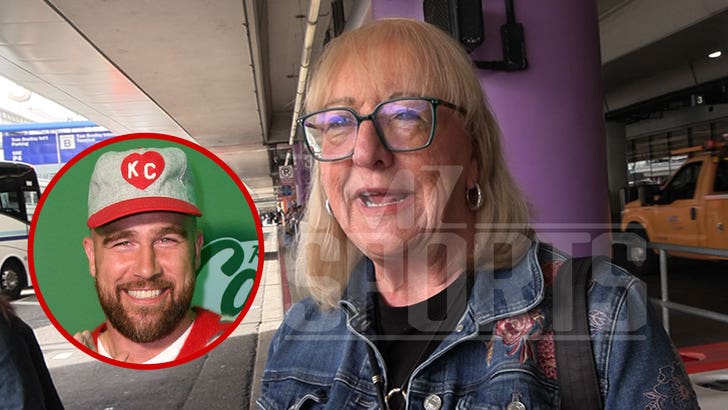 021126_donna_kelce_travis_retirement_kal