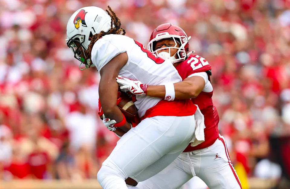 Aug 30, 2025; Norman, Oklahoma, USA; Oklahoma Sooners defensive back Peyton Bowen (22) tackles Illinois State Redbirds tight end Javon Charles (85) during the first half at Gaylord Family-Oklahoma Memorial Stadium. Mandatory Credit: Kevin Jairaj-Imagn Images