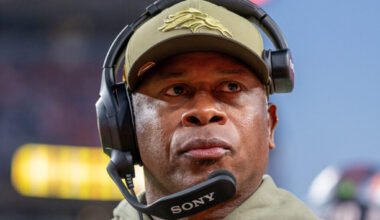 With all NFL head positions to be filled, Vance Joseph expected to remain Broncos defensive coordinator