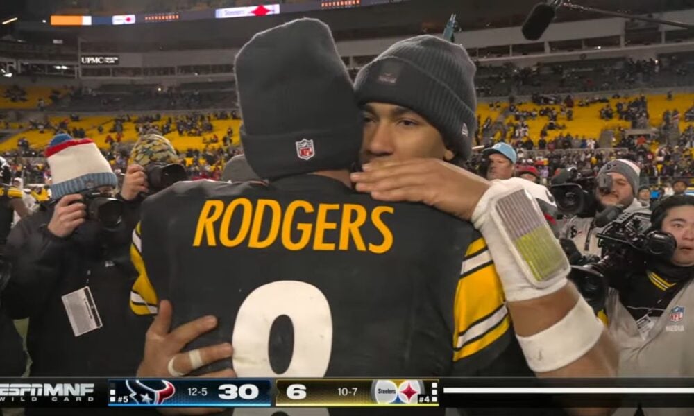 'Don't See Any Downside' In Bringing Back Aaron Rodgers, Beat Writer Says: 'What's The Worst Thing That Can Happen?'