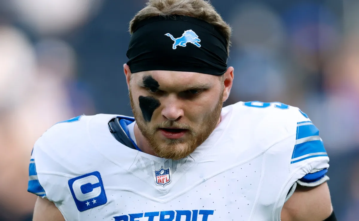 Lions' Aidan Hutchinson addresses fan concerns over potential Maxx Crosby trade