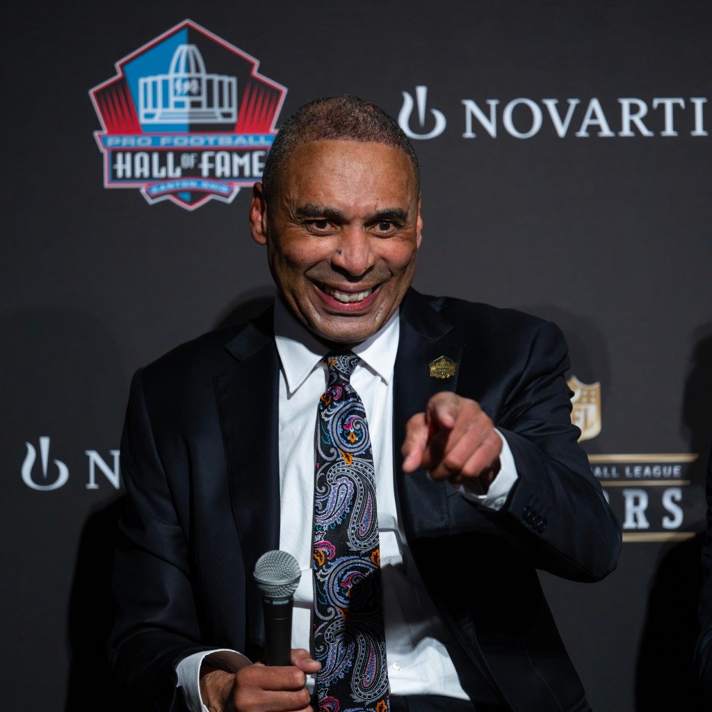 49ers' Roger Craig celebrates Hall call to Frank Gore's delight