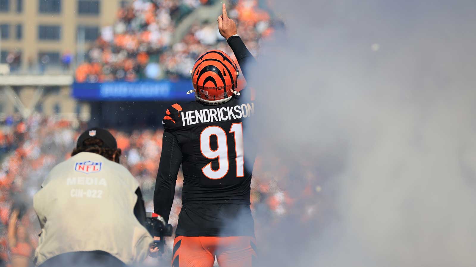 Cincinnati Bengals defensive end Trey Hendrickson (91) runs out to the field before the game against the New York Jets at Paycor Stadium.