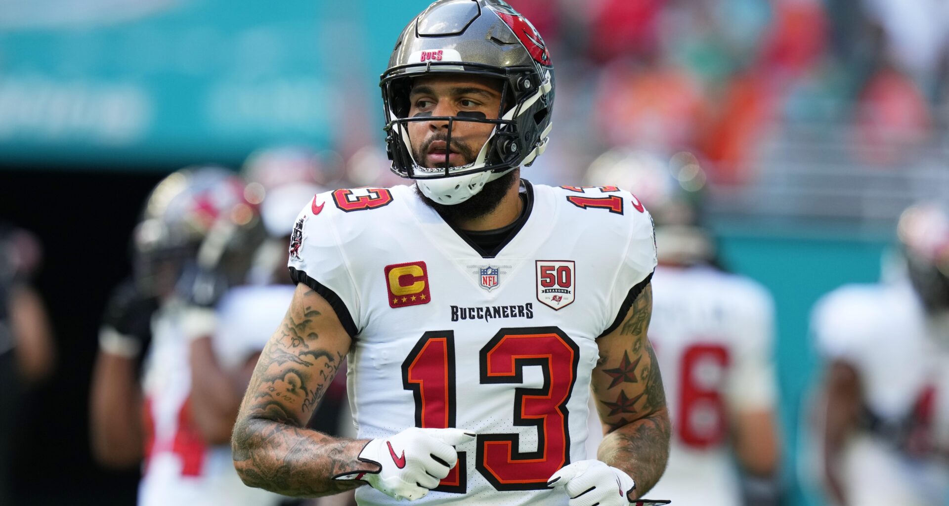 New Mike Evans Rumors on WR's NFL Future in Free Agency amid Retirement Buzz
