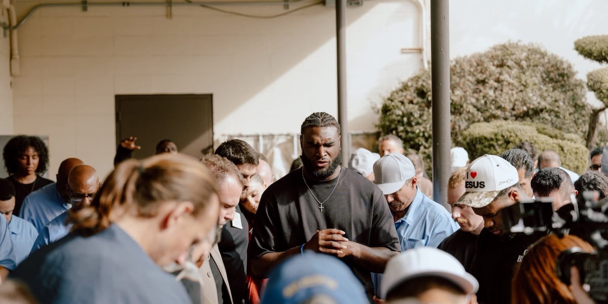 Houston Texans player shares his faith with inmates during San Quentin Prison visit