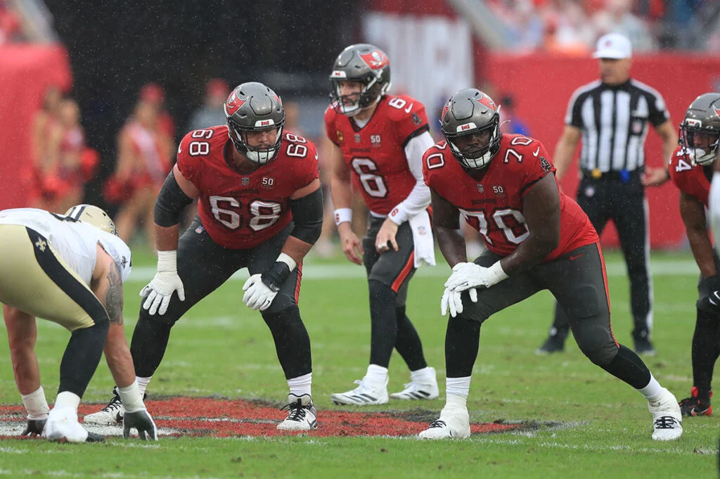 Bucs Lg Ben Bredeson And Lt Ben Chukwuma