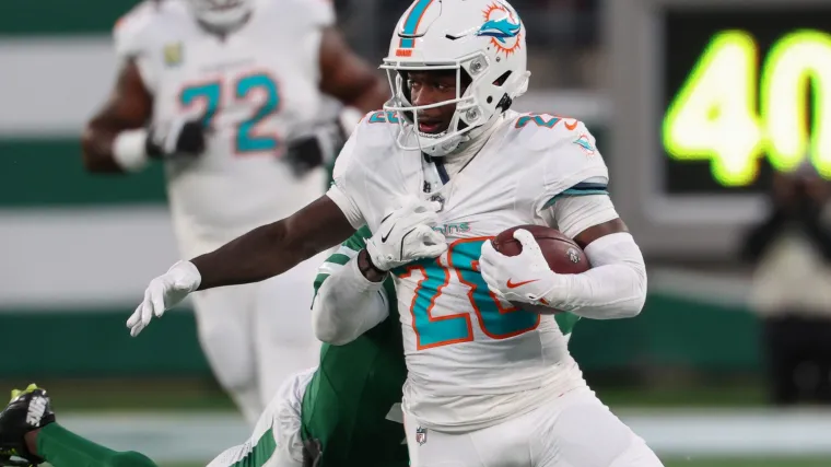 Dolphins get good news on De'Von Achane trade rumors from ESPN image