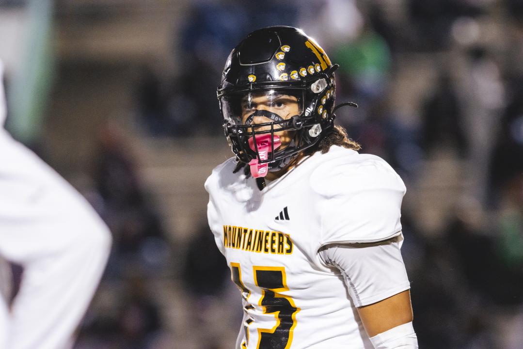 Tex Vaughn (15) of Kings Mountain. Ashbrook scored 43 unanswered to defeat Kings Mountain for the first time since 2012. (Photo: Michael Mann Jr/HighSchoolOT)