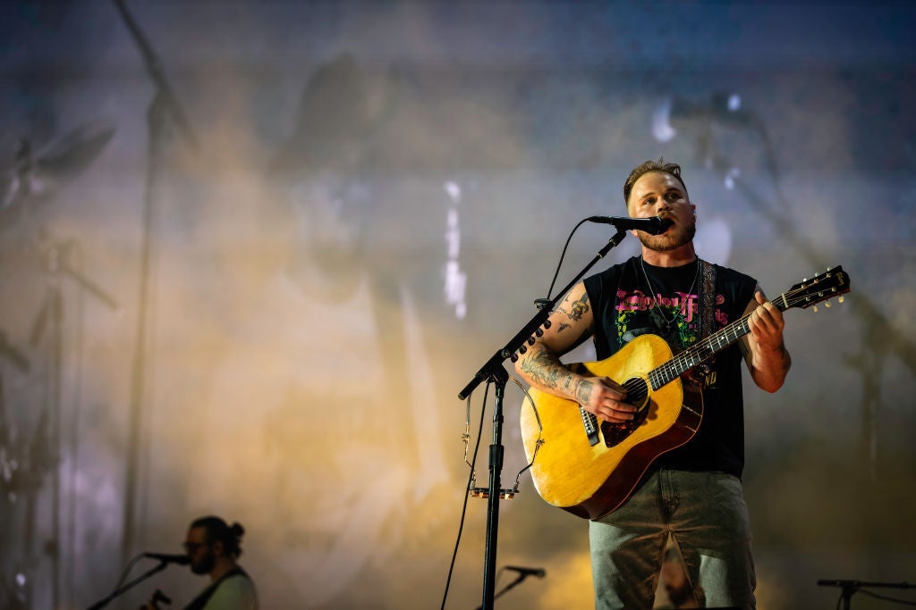 Zach Bryan Invites Christian McAffrey of the San Francisco 49ers to Madden Bowl Performance