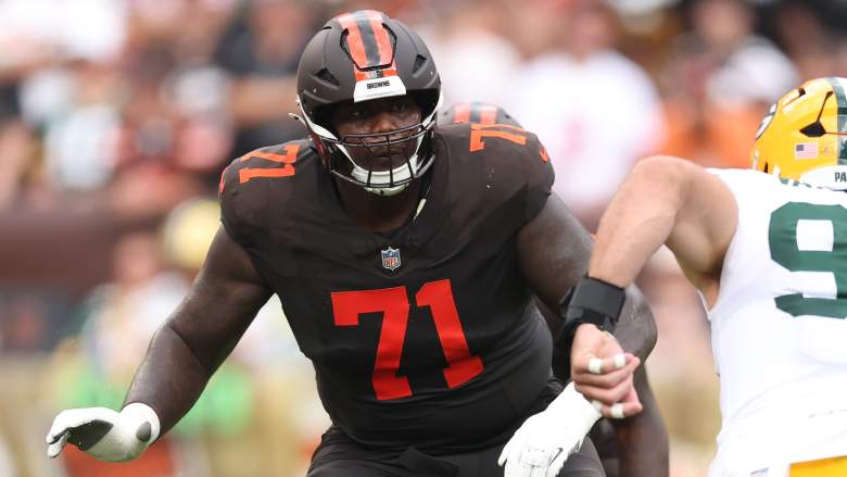 Cornelius Lucas #71 of the Cleveland Browns