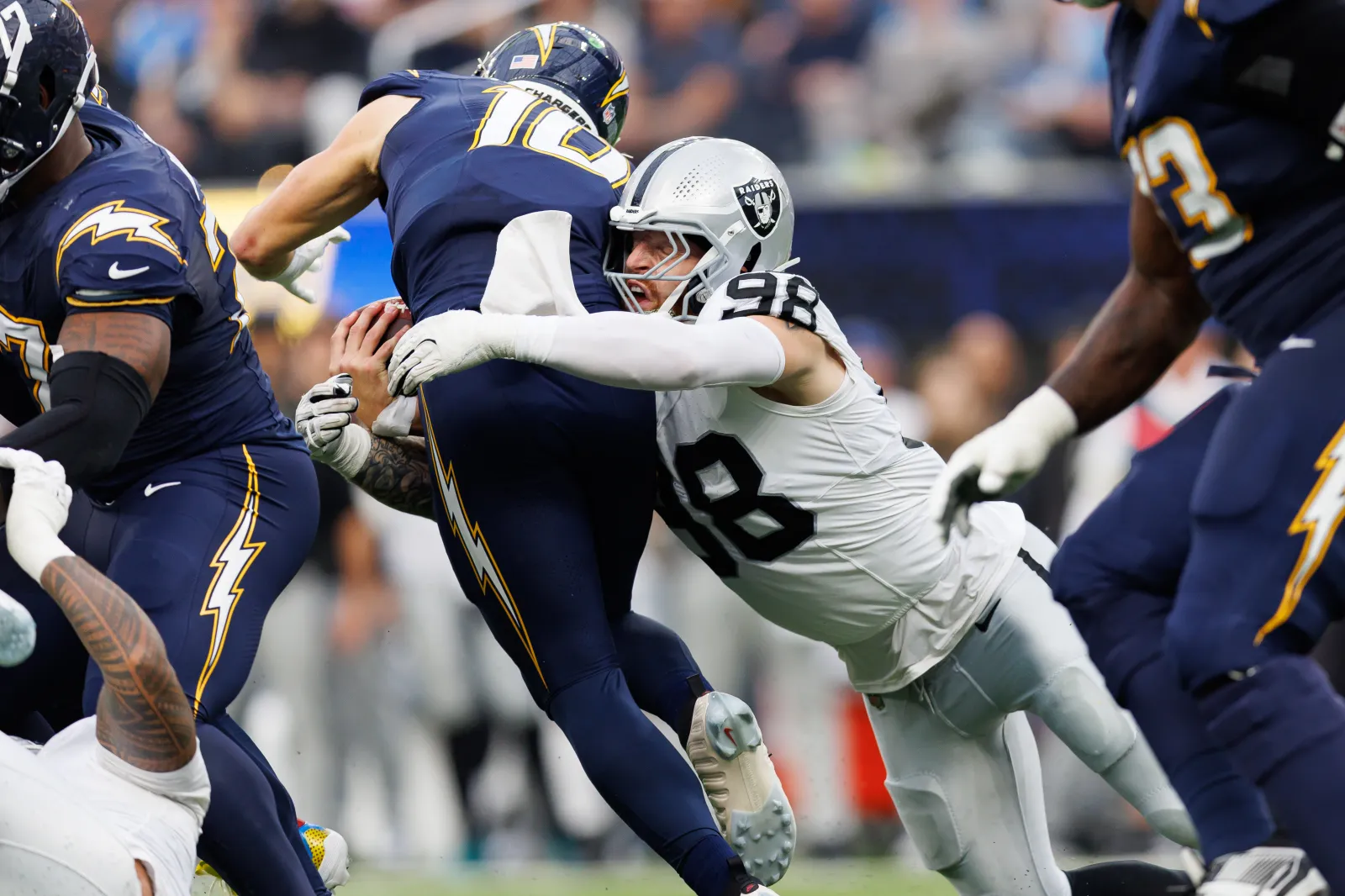 Raiders defensive end Maxx Crosby