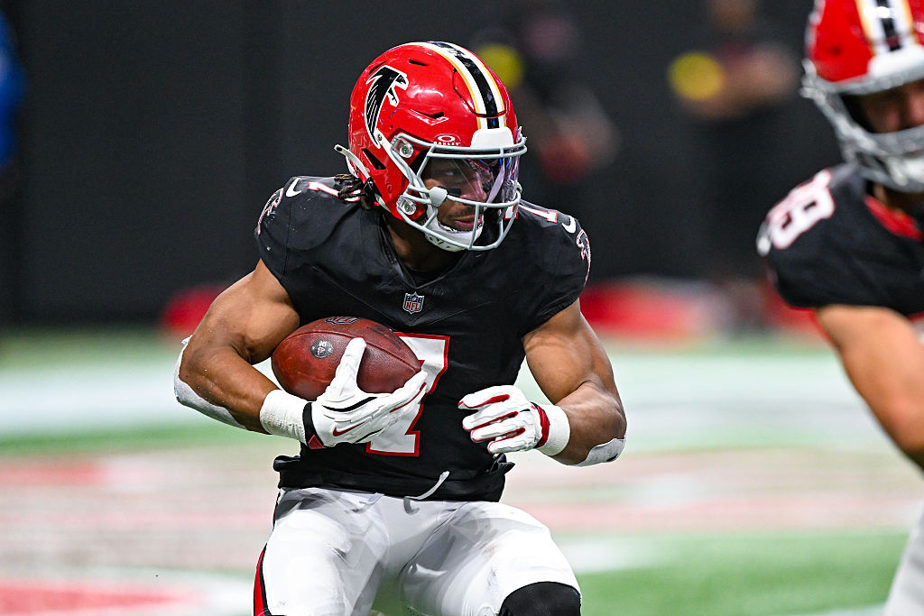 ATLANTA, GA - DECEMBER 29: Atlanta running back Bijan Robinson (7) runs for a 93-yard touchdown during the NFL game between the Los Angeles Rams and the Atlanta Falcons on December 29th, 2025 at Mercedes-Benz Stadium in Atlanta, GA. (Photo by Rich von Biberstein/Icon Sportswire via Getty Images)