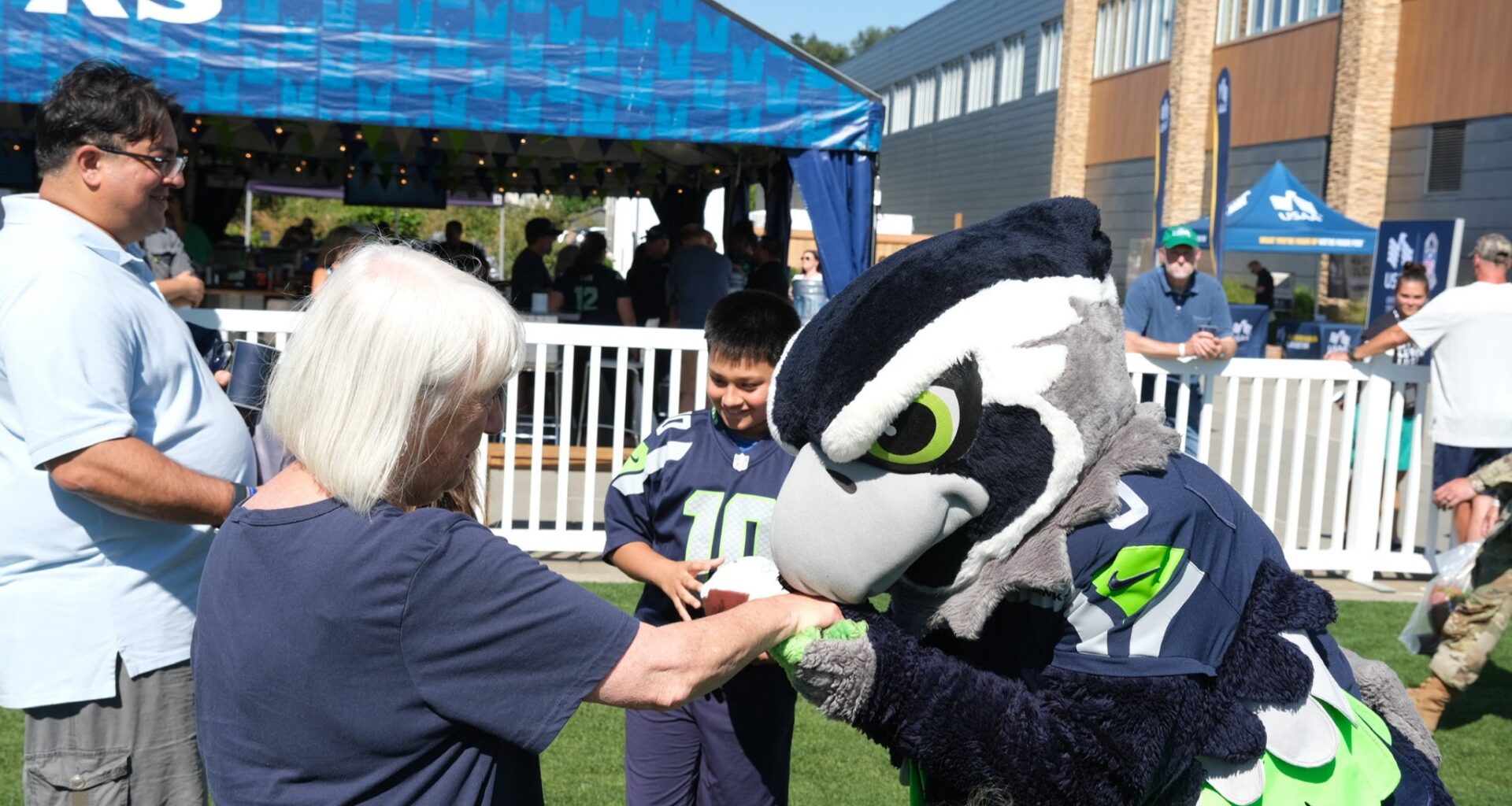 SEAHAWKS SUPREMACY RECOGNIZED IN THE U.S. SENATE: Senators Murray and Cantwell Join 12s Across Washington State in Celebrating Seahawks as Super Bowl Champions