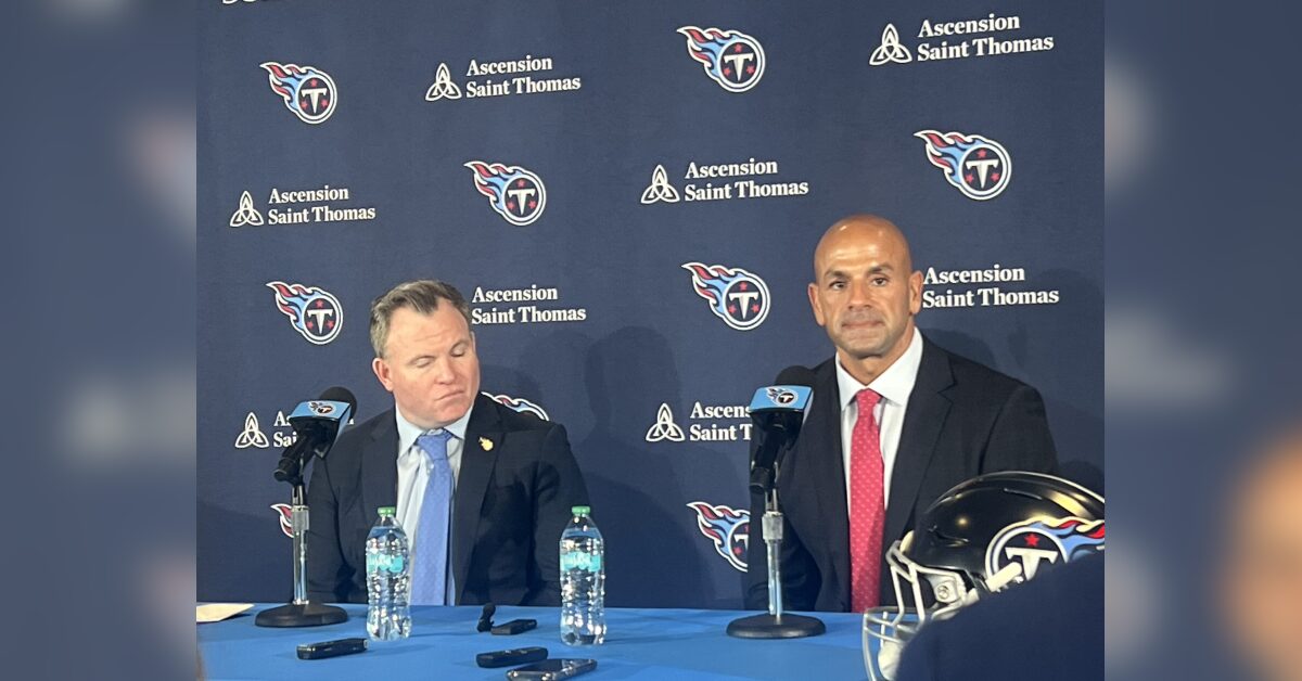 Saleh finalizes first Titans coaching staff