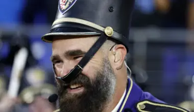 Jason Kelce literally got down and dirty to return to the Super Bowl image