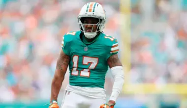 Dolphins fans get good news on Jaylen Waddle trade rumors image