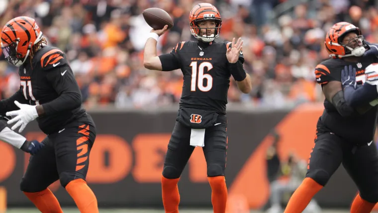 Why Bengals should prioritize Joe Flacco over Trey Hendrickson in free agency image